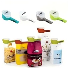 Multifunctional food sealing clip with lid